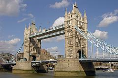 
The Tower Bridge was opened in 1894 and measures 120m between the two towers, which house the machinery for raising the bascules in 90 seconds. The upper walkway is open to visitors.
